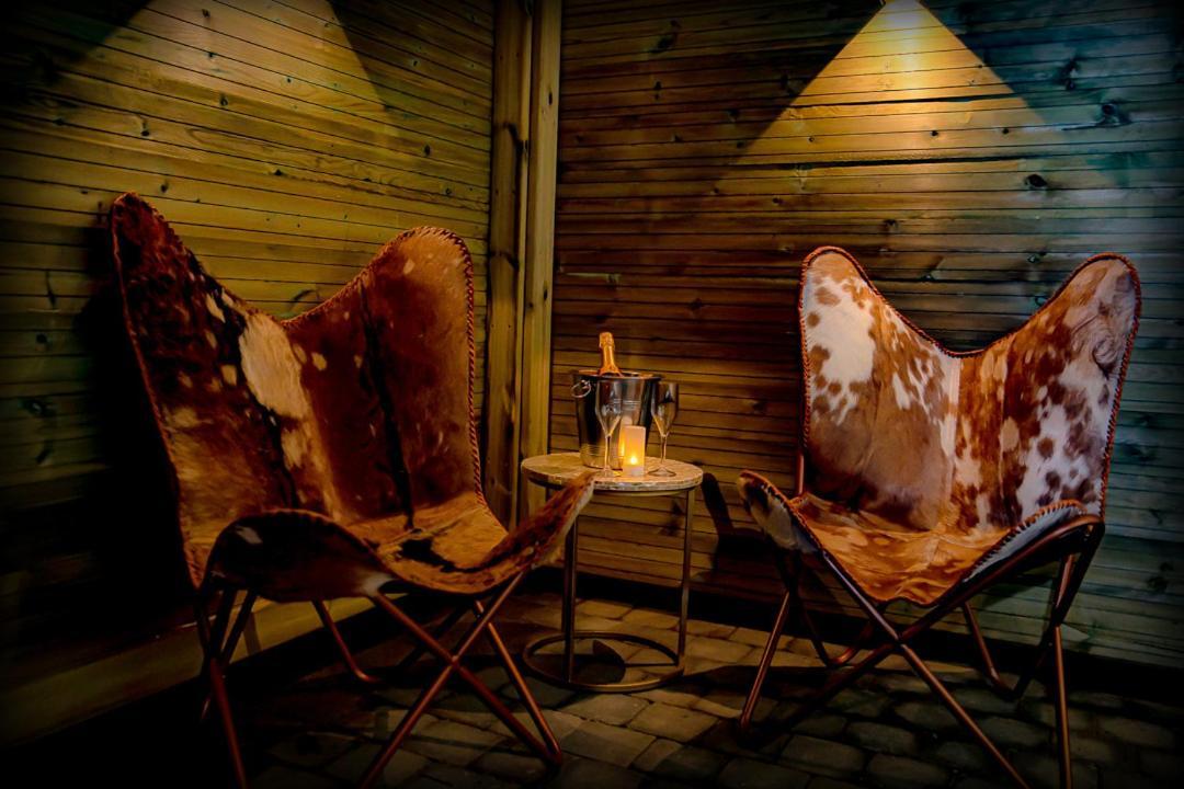 Le Spa Du Cabanon: Cabanon De Luxe Avec Spa Entierement Privatif Aye Dış mekan fotoğraf